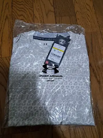 언더아머 T셔츠