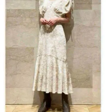 SNIDEL Sustainable 바리에 프린트 원피스 베이지