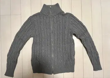 그레이 케이블 짜임 집업 스웨터