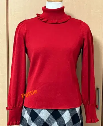 엠즈 그레이시 미사용 프릴 옷깃 빨간색 니트 40