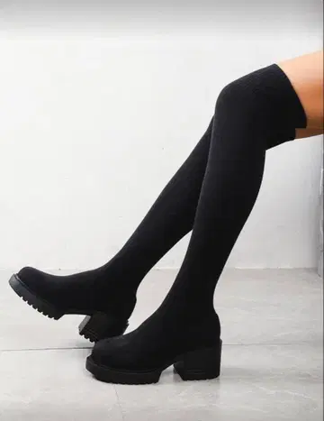 블랙 니하이 부츠 통굽 하이힐