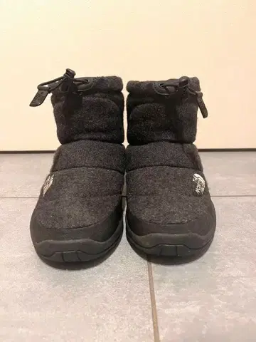 THE NORTH FACE 눕시 부츠 울 다크 그레이 24.0