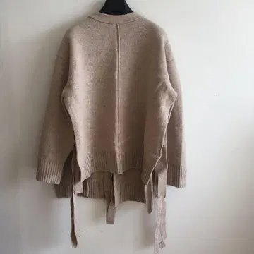 르 쉘 블루 테이프 디테일 니트