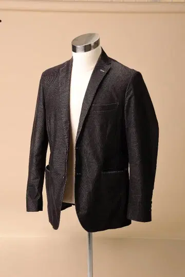 테일러드 자켓 다크 네이비 스트라이프 패턴