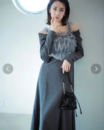 튤 개더 뷔스티에 컷 원피스 dazzlin