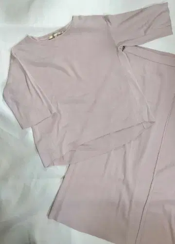 자유구 옅은 핑크색 셋업