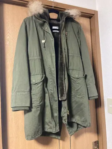 로리즈팜 카키 모즈 코트 퍼