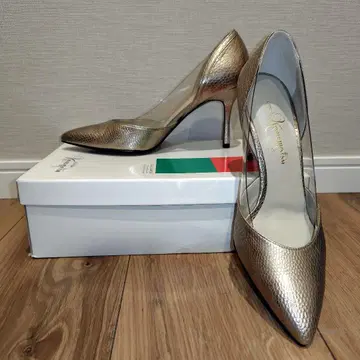 미사용 새상품 긴자 카네마츠 골드 클리어 스틸레토 펌프스 24