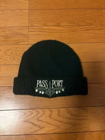 PASS PORT 니트 모자