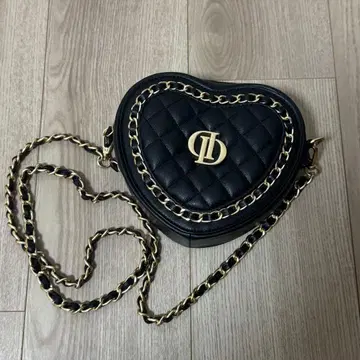 다리치 하트형 블랙 숄더백