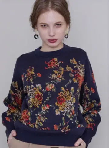 유나이티드 도쿄 플라워 재규어 니트