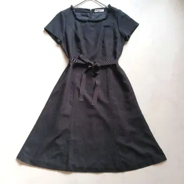 갤러리 비스콘티 블랙 반팔 무릎 기장 원피스 파티 리본