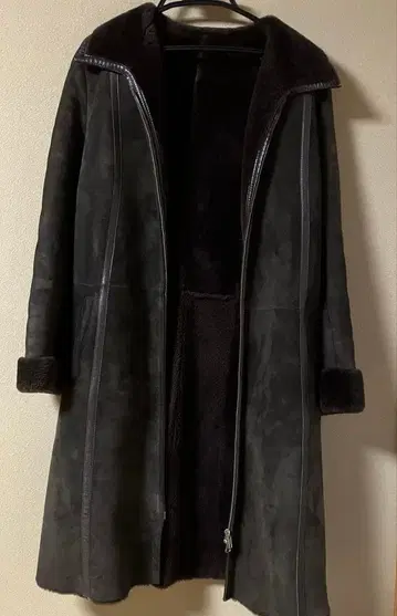 리얼 가죽 무스탕 롱 코트