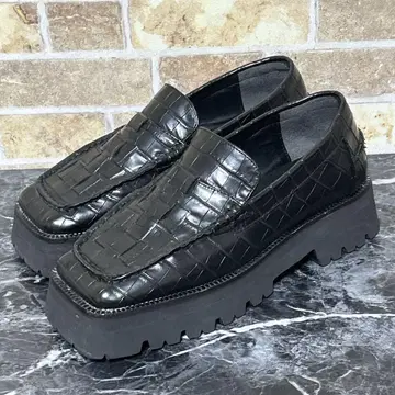 [ 2088 ] 새상품급 지나시스 통굽 비거 로퍼 블랙