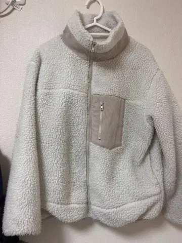 화이트 플리스 자켓