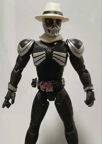 가면라이더 스컬 피규아트