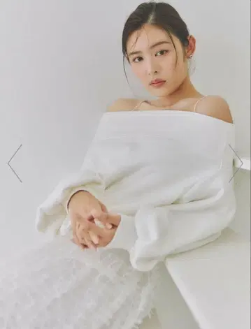 SNIDEL 원숄더 로고 맨투맨 IVR