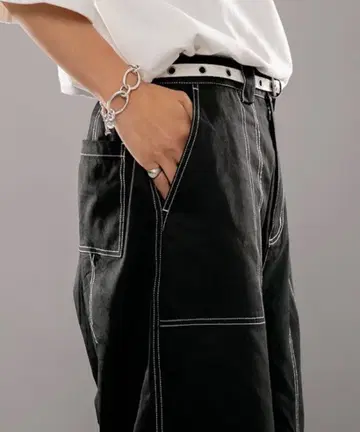 [ 가격 인하 ] kutir 스티치 와이드 팬츠 블랙 화이트 스티치