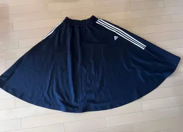 adidas 플레어 스커트 블랙 XS