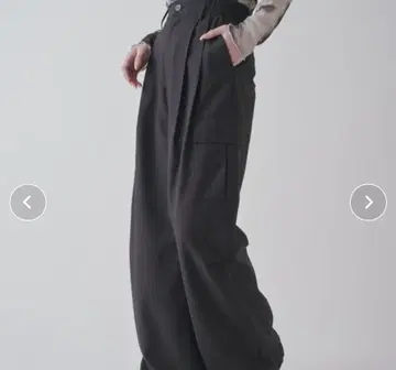 투 턱 카고 팬츠 사이드 포켓 포함