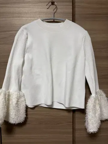 [ 새상품급 ] 아푸와이저 리셰 푸들 니트 화이트