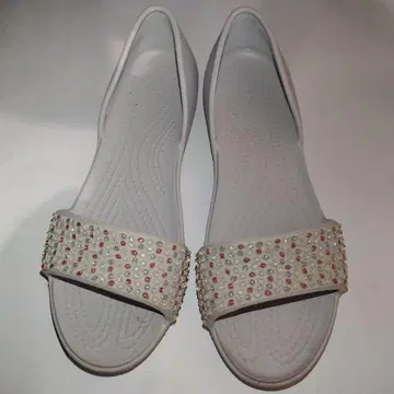 크록스 리나 엠벨리쉬드 돌세