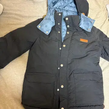 네이비 후드 부착 다운 자켓