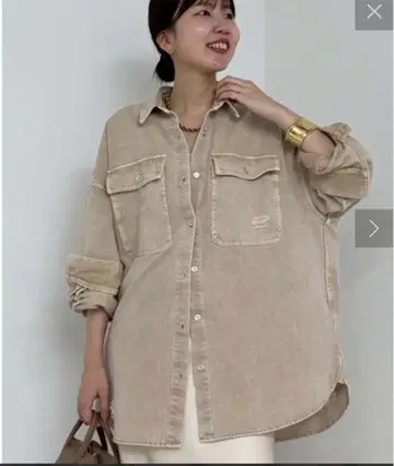 [ 새상품급 ] 베이지 오버 사이즈 셔츠