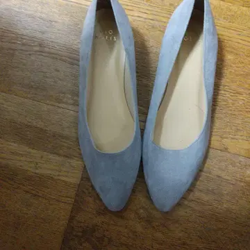 라이트 그레이 스웨이드 스틸레토 펌프스 새상품급