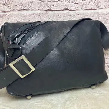 새상품급 카와카와 빅 지퍼 천연 가죽 A4 사선 숄더백