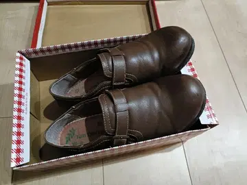 페네로페 브라운 가죽 로퍼