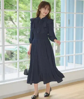 Feroux 9호 네이비 플리츠 원피스