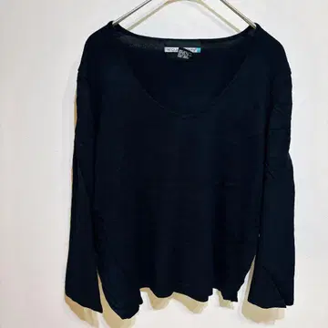 REQUIREMENTS [ S ] 블랙 니트 심플 V넥 숏