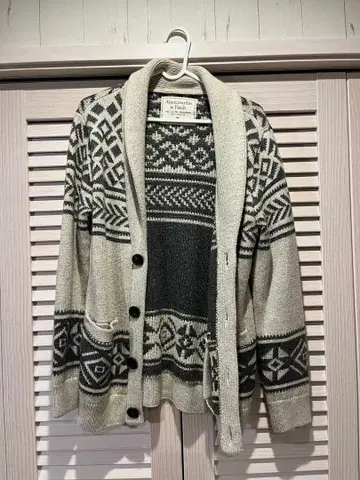 Abercrombie & Fitch 기하학 패턴 가디건 XS 아바클로
