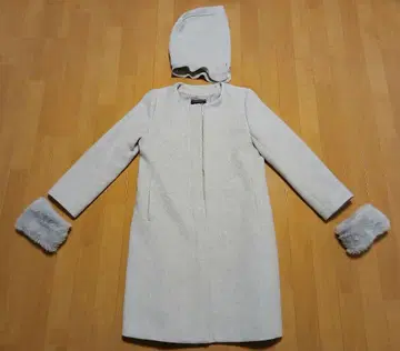 HUSHUSH 라이트 그레이 롱 코트 후드 부착