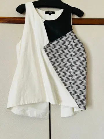 N12H 비대칭 탱크탑 화이트/블랙/그레이