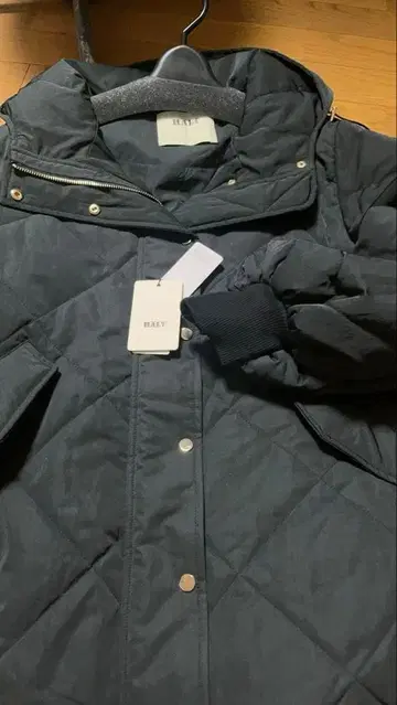 Gready Brillan 다이아 퀼트 충전솜 후드 A 라인 코트