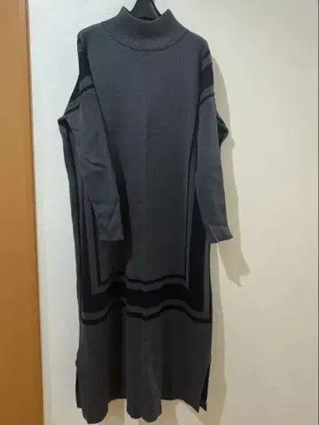 그레이 터틀넥 니트 원피스