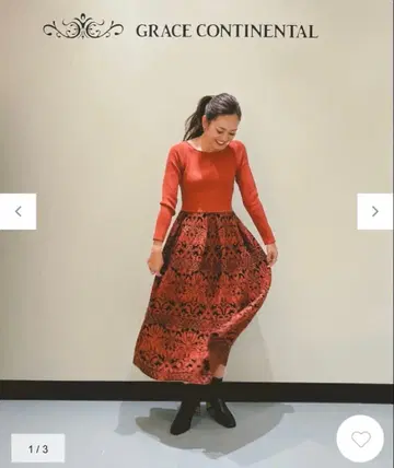 그레이스 콘티넨탈 플라워 플리츠 니트 테라코타 긴팔 니트 원피스