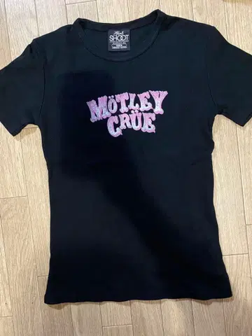 머틀리 크루 투어 티셔츠 여성용