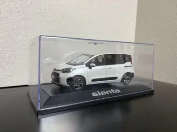 시엔타 컬러 샘플 화이트