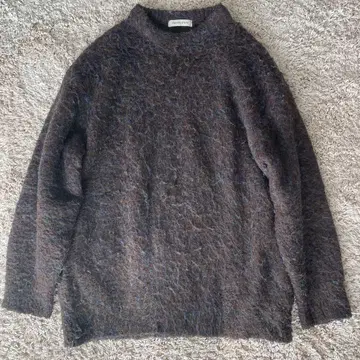 FREAK'S STORE 브라운 크루넥 스웨터 포켓 포함