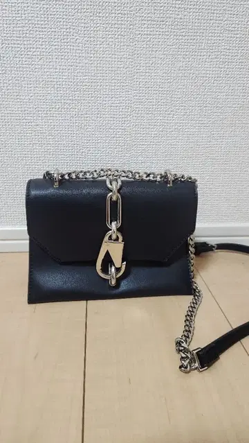 가죽 숄더백 블랙