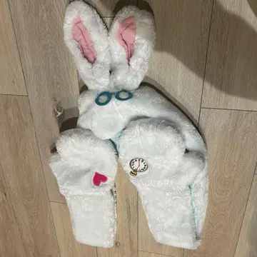 토끼 귀 달린 플리스 팬캡