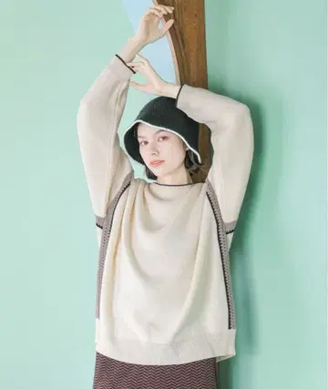 [ Niko and - ] 사이드 크로셰 니트 풀오버