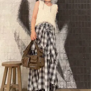 완판템 미사용 새상품 JEANASIS 체크 롱 스커트 black