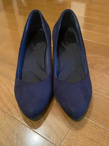 네이비 스웨이드 펌프스 24.5cm