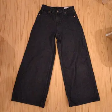 [배송비 포함] GAP 배기 미드 라이즈 데님 23