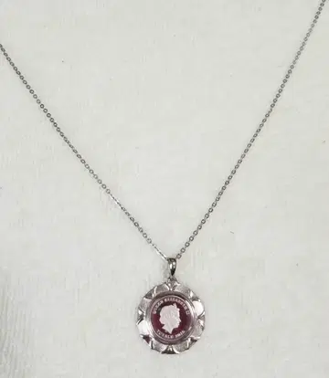 Pt999.5 엘리자베스 여왕 호스 참 펜던트 탑 2016