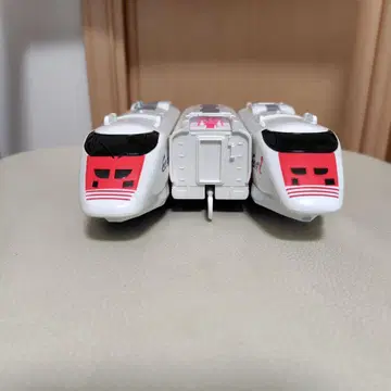 프라레일 라이트 이스트 아이